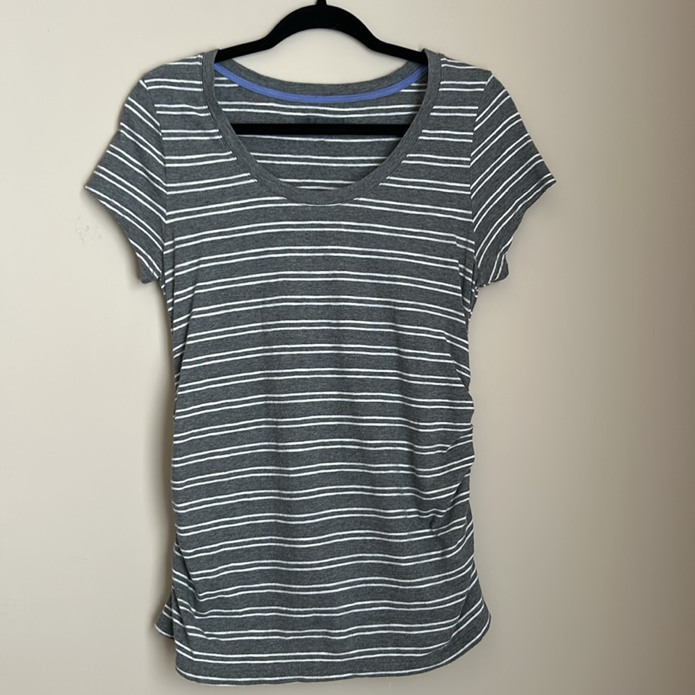 Liz Lange Maternity Gray and White Striped T Top Tee Shirt Blouse Sz M